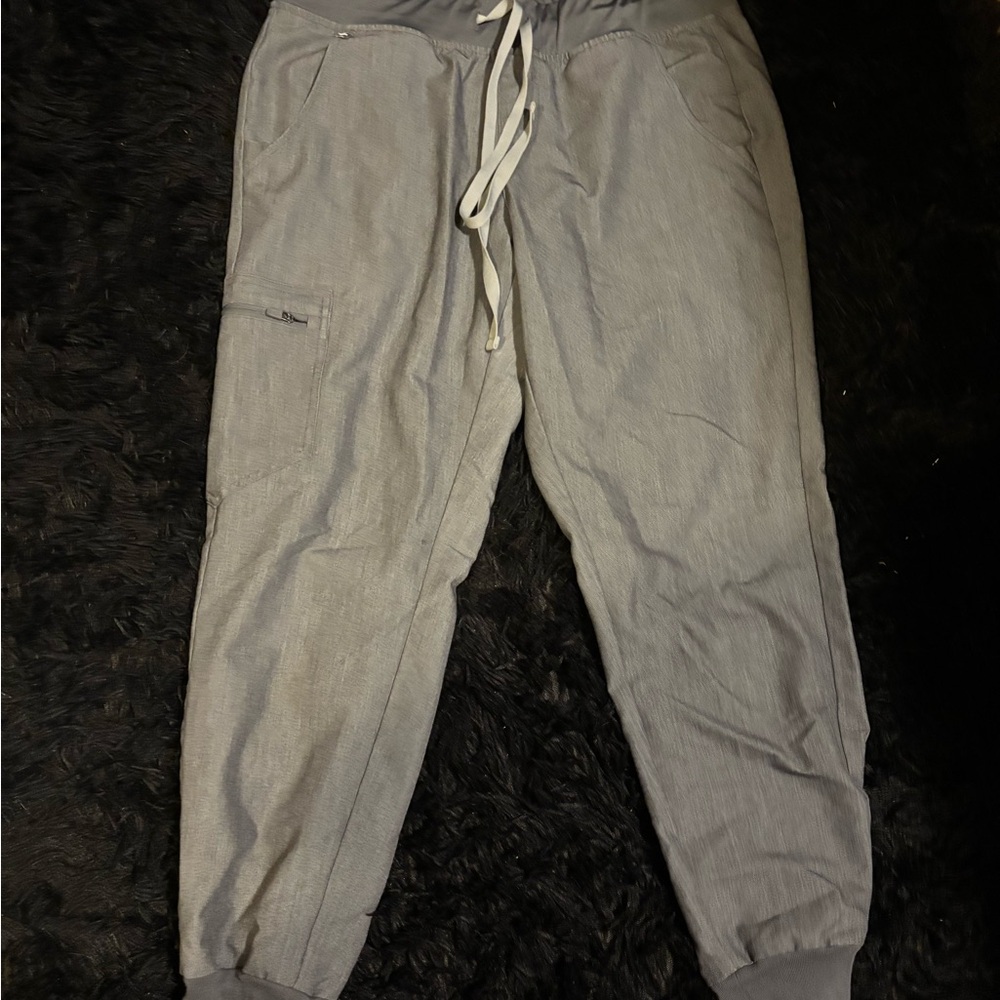 Graphite grey Figs